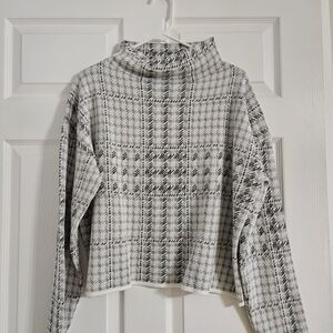 Sioni Plaid Turtleneck Sweater - Grey and White